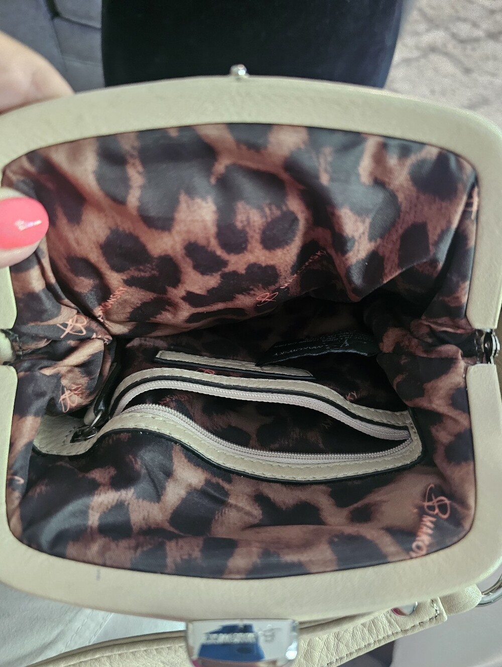 B. McKowsky Cream Drawstring Bucket Shoulder Bag - Picture 5 of 12